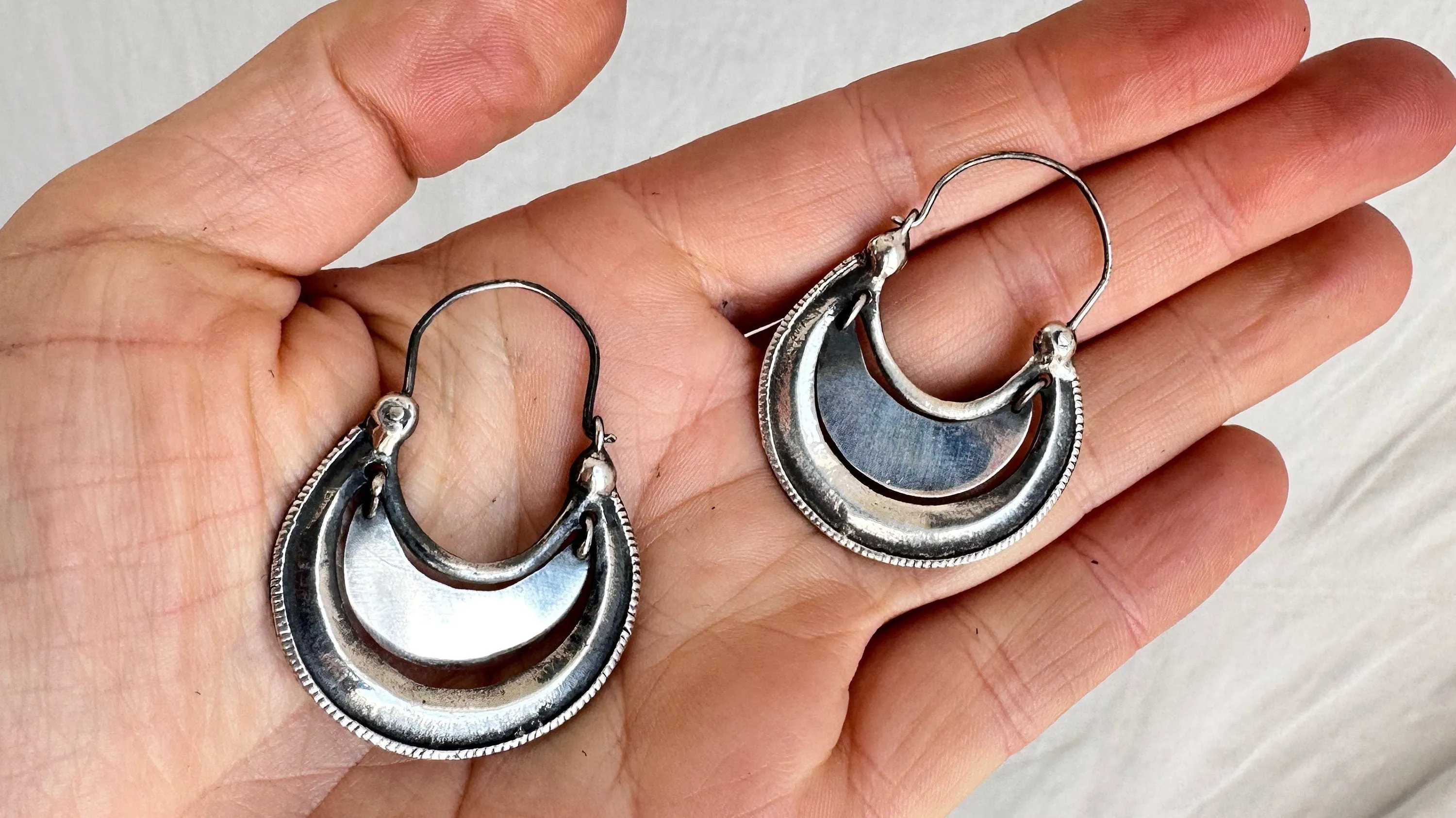 Vtg Oaxacan Hoop Earrings. Media Luna. Sterling Silver. Mexico. Frida Kahlo 1305